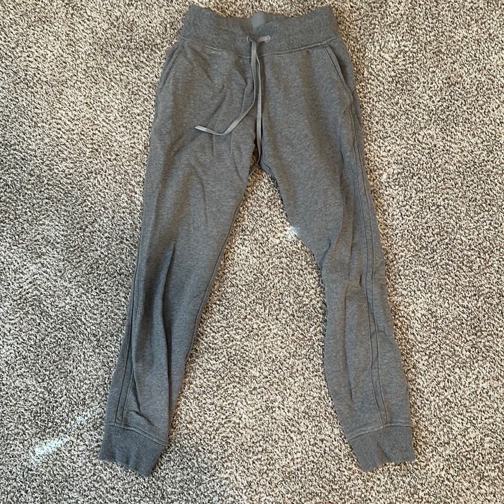 Lululemon joggers basically new size 4 grey